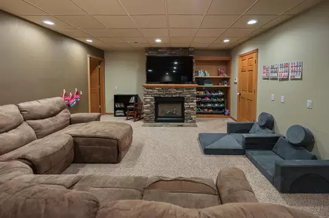 Living - 208 Ridge Dr, Brainerd, MN 56401 photo 5 of 6