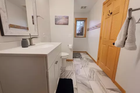 Bath - 208 Ridge Dr, Brainerd, MN 56401 photo 6 of 12