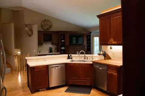 Kitchen - 208 Ridge Dr, Brainerd, MN 56401 photo 6 of 8