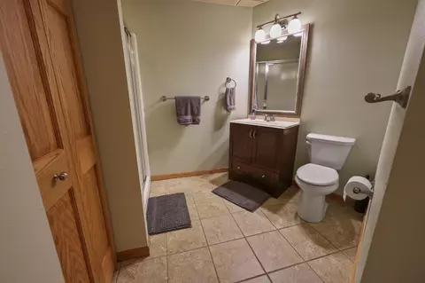 Bath - 208 Ridge Dr, Brainerd, MN 56401 photo 11 of 12