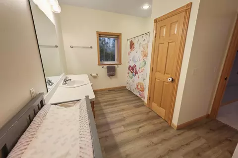 Bath - 208 Ridge Dr, Brainerd, MN 56401 photo 10 of 12