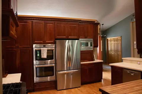 Kitchen - 208 Ridge Dr, Brainerd, MN 56401 photo 5 of 8