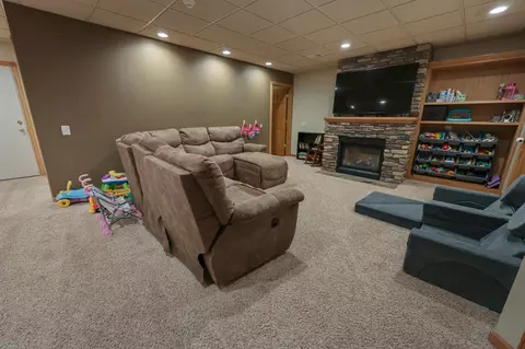 Living - 208 Ridge Dr, Brainerd, MN 56401 photo 6 of 6