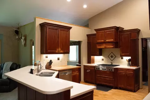 Kitchen - 208 Ridge Dr, Brainerd, MN 56401 photo 3 of 8