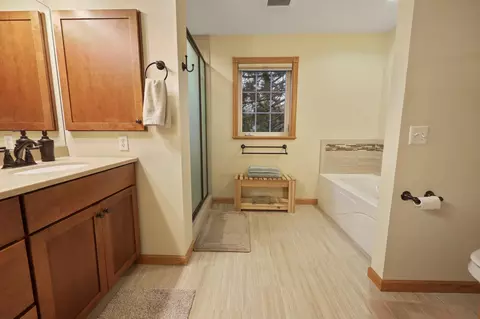 Bath - 208 Ridge Dr, Brainerd, MN 56401 photo 2 of 12