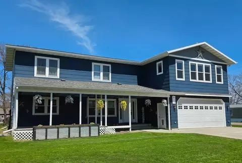 811 1st Ave E, Ada, MN 56510