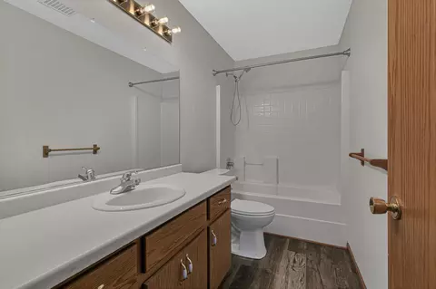 Bath - 415 7th Ave S, Buffalo, MN 55313 photo 1 of 3