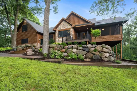 1303 Birch Park Rd, Houlton, WI 54082