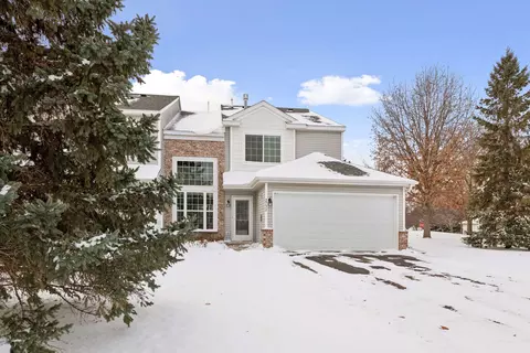 2732 Wagon Wheel Curv, Chaska, MN 55318