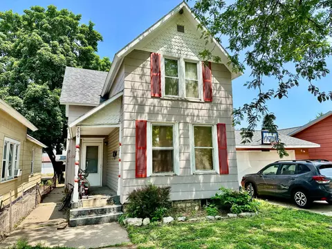 706 E 4th St, Winona, MN 55987