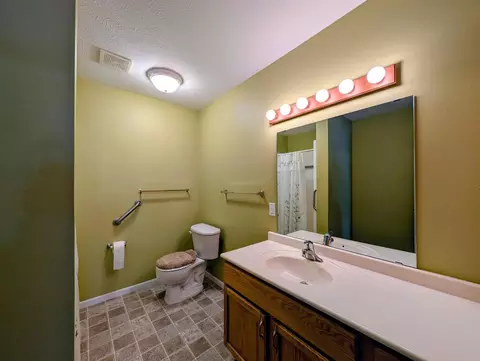 Bath - 1213 E Ashmore Ave, Montevideo, MN 56265 photo 8 of 9