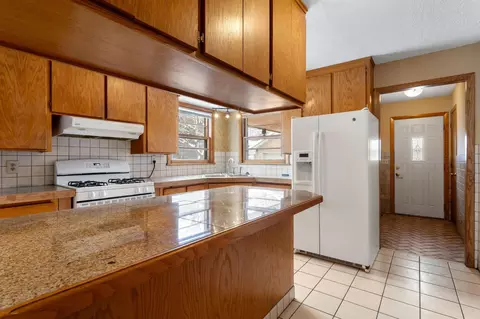 718 Jackson St, Anoka, MN 55303