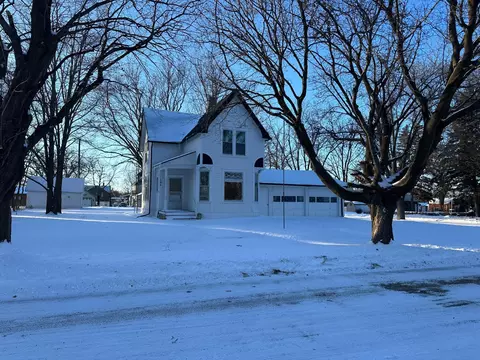106 N Park St, Hendricks, MN 56136