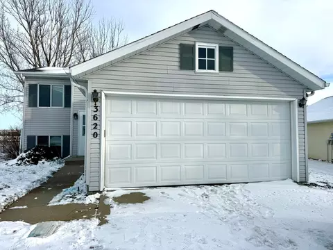 3620 Village Green Ln, Moorhead, MN 56560