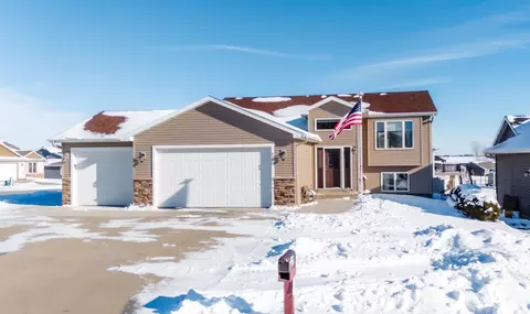 Exterior - 615 5th St NE, Plainview, MN 55964 photo 5 of 5