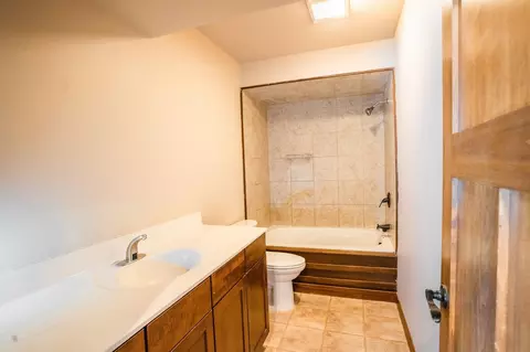 Bath - 615 5th St NE, Plainview, MN 55964 photo 1 of 3