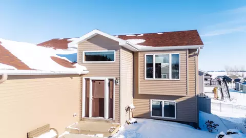 Exterior - 615 5th St NE, Plainview, MN 55964 photo 4 of 5