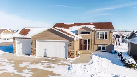 Exterior - 615 5th St NE, Plainview, MN 55964 photo 1 of 5