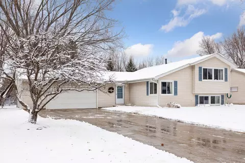 907 132nd Ln NE, Blaine, MN 55434