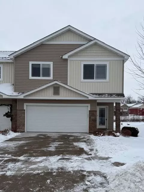8570 Gateway Cir, Monticello, MN 55362