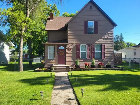 302 2nd Ave SE, Dilworth, MN 56529