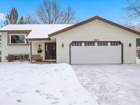 4540 Greenhaven Dr, Vadnais Heights, MN 55127