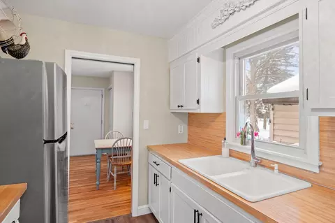 Kitchen - 548 Doris Ave, Shoreview, MN 55126 photo 3 of 3