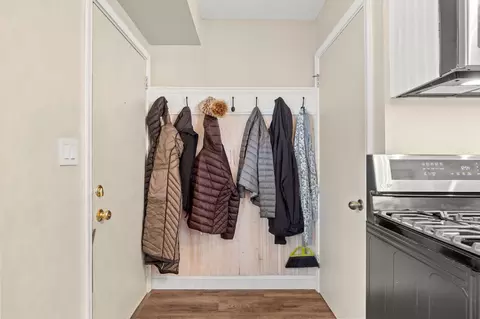 Entry Way - 548 Doris Ave, Shoreview, MN 55126 photo 2 of 3