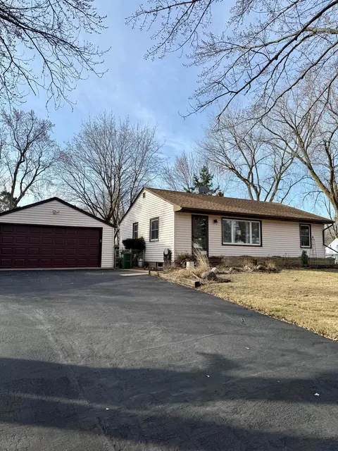 548 Doris Ave, Shoreview, MN 55126