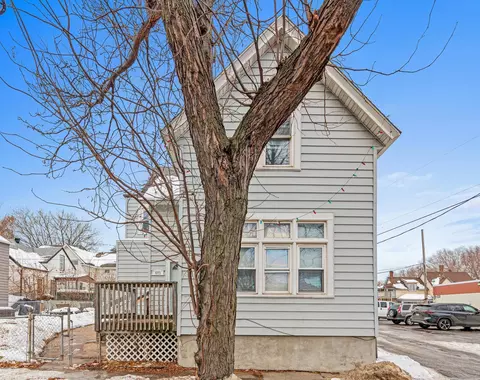 673 Dale St N, Saint Paul, MN 55103