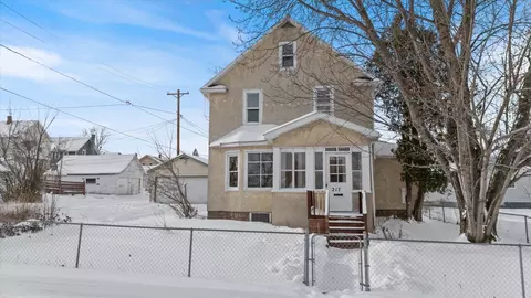 217 3rd Ave NW, Chisholm, MN 55719
