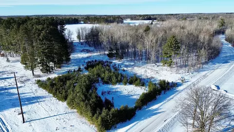 3174 County 5 NW, Hackensack, MN 56452