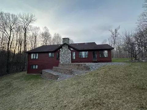 37807 Loon Dr, Cohasset, MN 55721