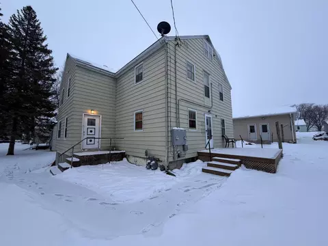 1420 Frank Hall Dr, Albert Lea, MN 56007