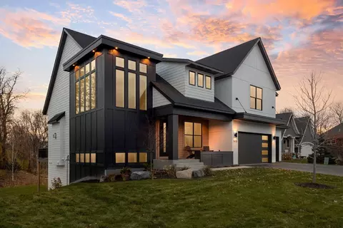 9229 Timberland Trl, Eden Prairie, MN 55347