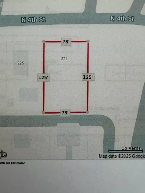 221 N 4th St, La Crescent, MN 55947