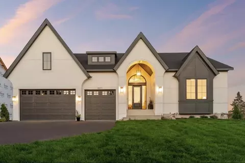9271 Timberland Trl, Eden Prairie, MN 55347