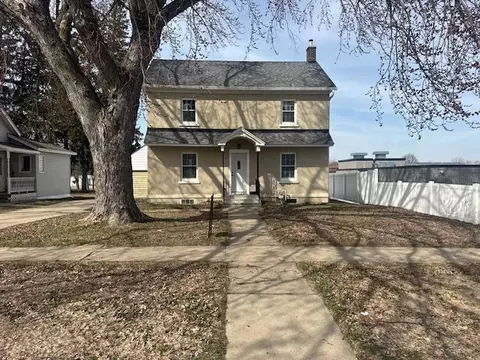 212 W 3rd St, Zumbrota, MN 55992