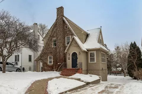 836 8th Ave SW, Rochester, MN 55902
