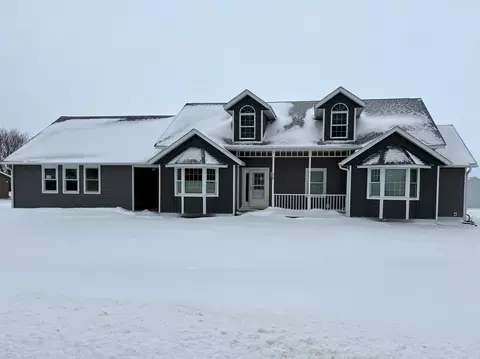 308 S Range Rd, Springfield, MN 56087