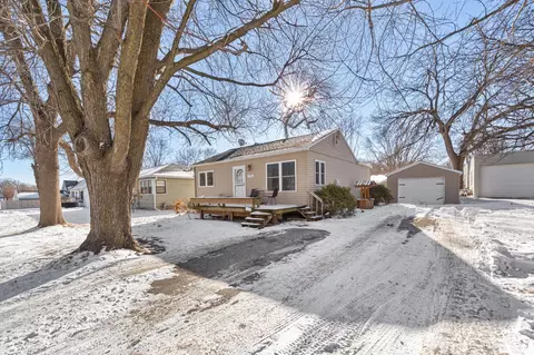 716 8th Ave NE, Waseca, MN 56093