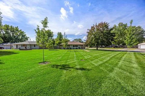 8800 10th Ave S, Bloomington, MN 55420