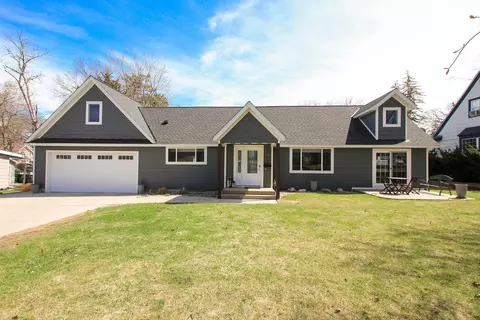 301 Dale St SW, Hutchinson, MN 55350