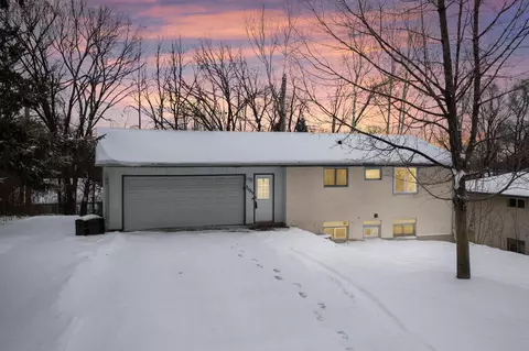 3085 Upper 76th St E, Inver Grove Heights, MN 55076