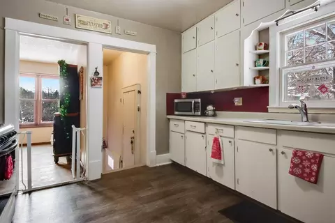 Entry Way - 224 E Arthur Ave, Bruce, WI 54819 photo 2 of 2