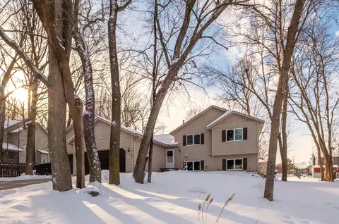 2100 Taylor Ct, Northfield, MN 55057