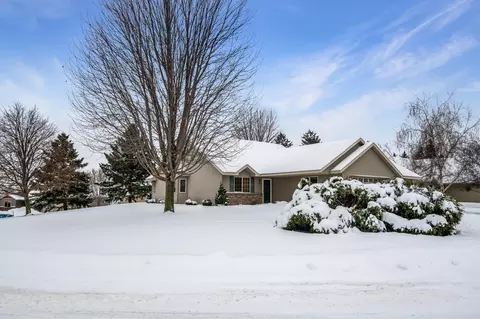 1004 Marcella Ct, Sauk Rapids, MN 56379