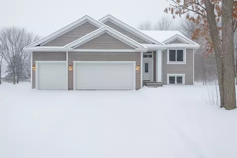 510 Lois Ln, Lino Lakes, MN 55014