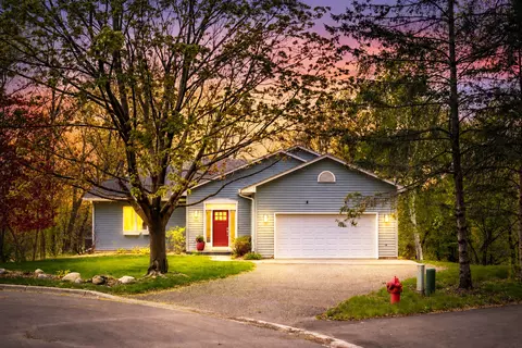 1731 Oakways St, Wayzata, MN 55391