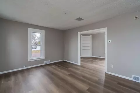 Living - 606 Smith St NE, Mapleton, MN 56065 photo 6 of 8